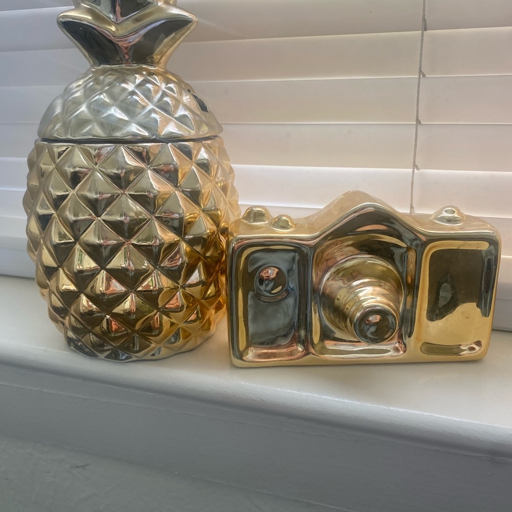 Gold Ceramic Pineapple and Camera Decorative Set